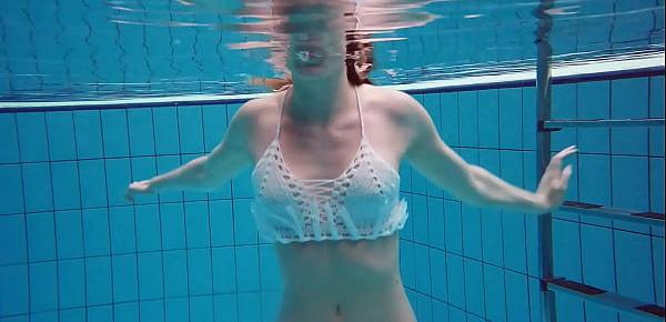  Underwater hottest babe Zelenkina swims naked